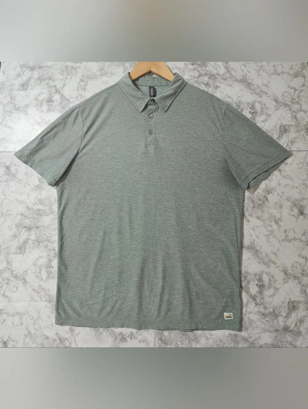 Vuori Strato Tech Polo Soft Athletic Shirt Sage Heather Color Size M